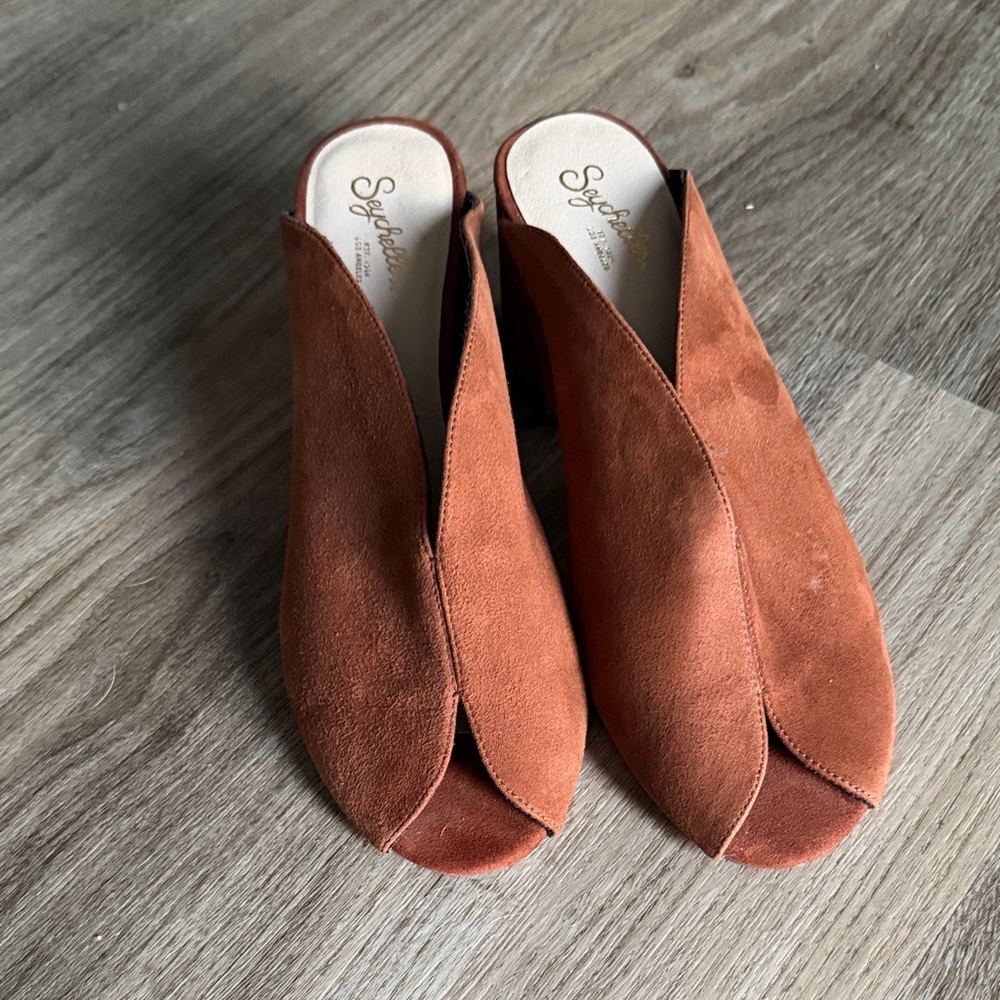 Brown Seychelles Suede peep toe Mules